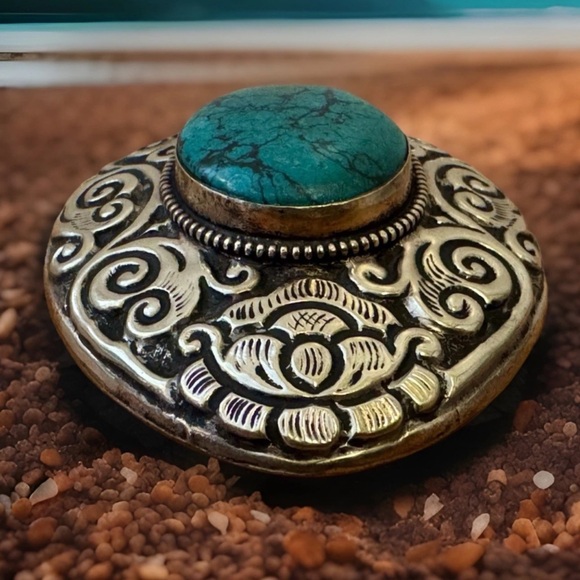 Vintage & Large Hand Carved Ethnic Tibetan Silver & Turquoise Pendant 32grams - Picture 7 of 9